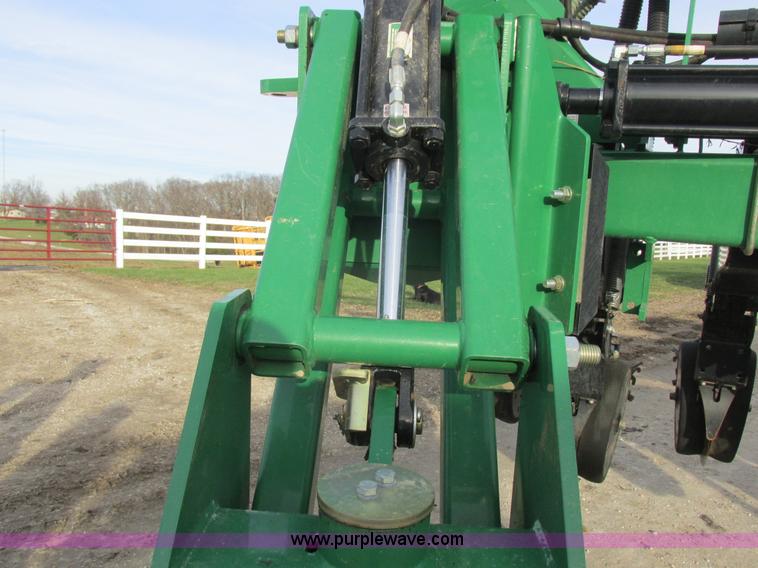 image for item L4149 2011 Great Plains YP-1625A split row planter