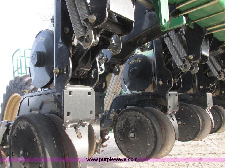 image for item L4149 2011 Great Plains YP-1625A split row planter