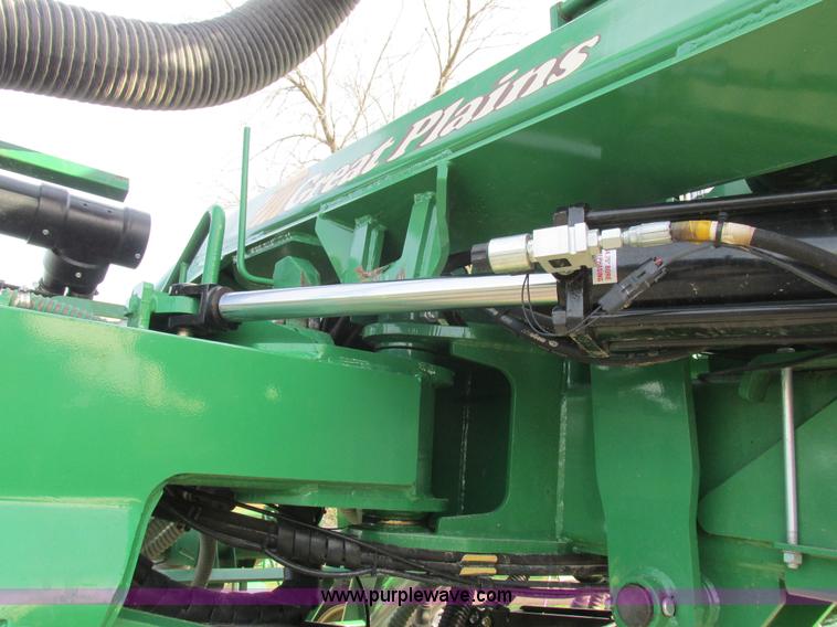 image for item L4149 2011 Great Plains YP-1625A split row planter