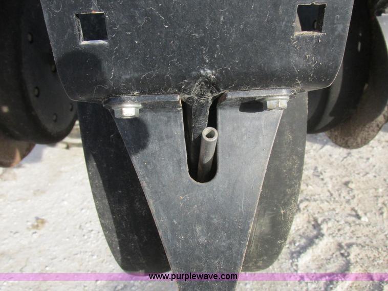image for item L4149 2011 Great Plains YP-1625A split row planter