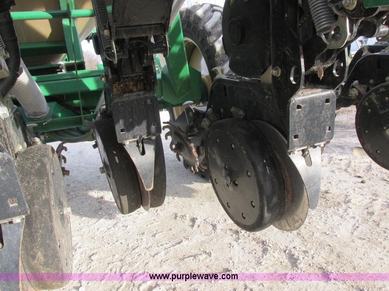 image for item L4149 2011 Great Plains YP-1625A split row planter