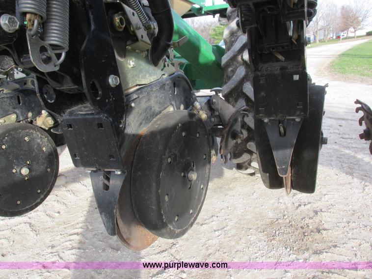 image for item L4149 2011 Great Plains YP-1625A split row planter