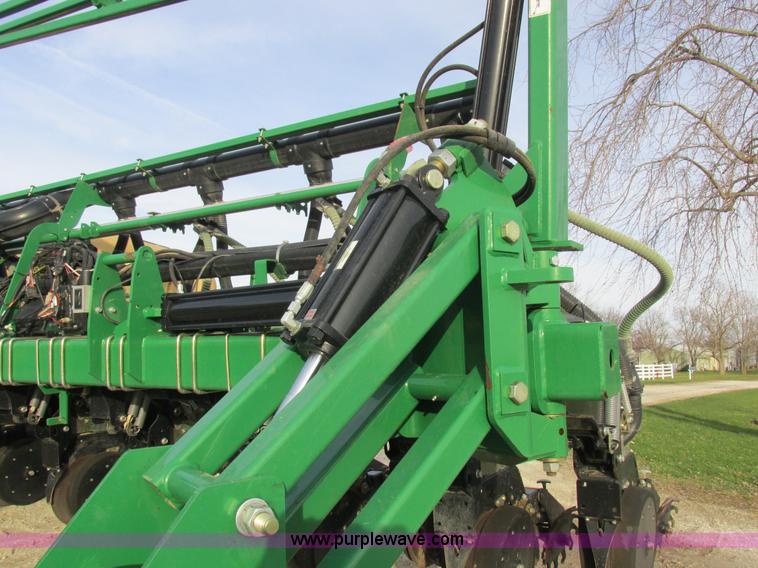 image for item L4149 2011 Great Plains YP-1625A split row planter