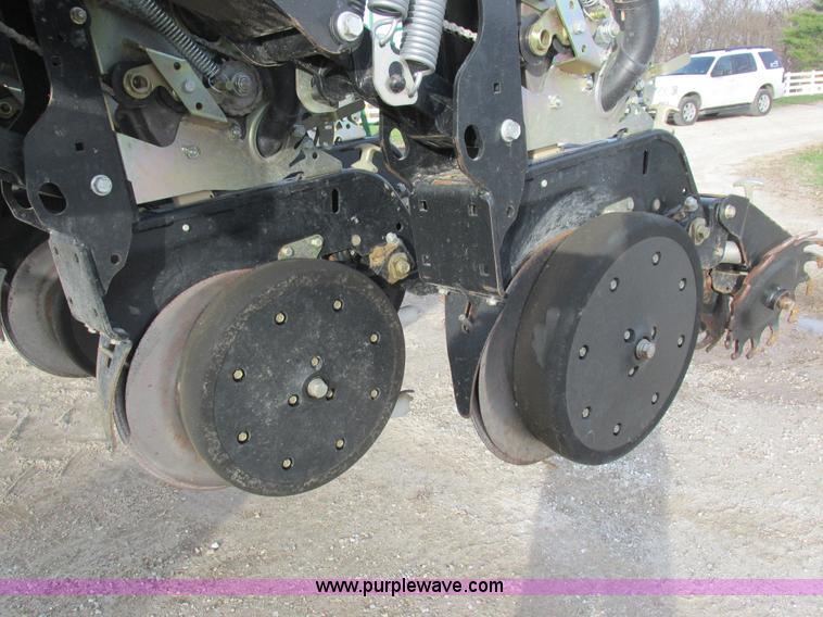 image for item L4149 2011 Great Plains YP-1625A split row planter
