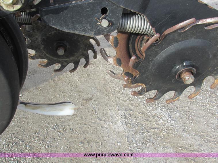 image for item L4149 2011 Great Plains YP-1625A split row planter