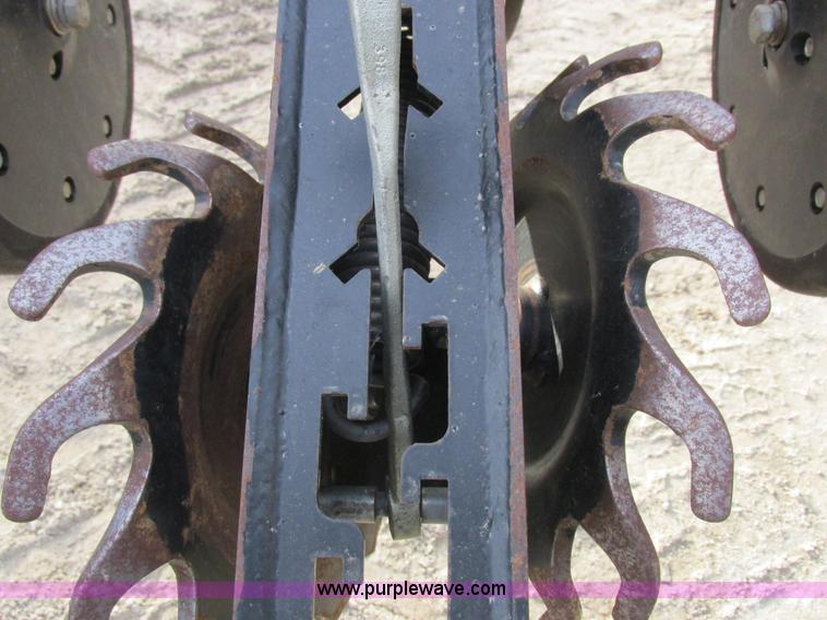 image for item L4149 2011 Great Plains YP-1625A split row planter