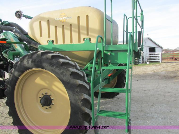 image for item L4149 2011 Great Plains YP-1625A split row planter