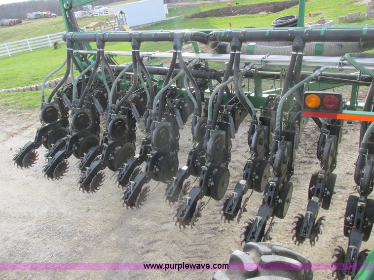 image for item L4149 2011 Great Plains YP-1625A split row planter