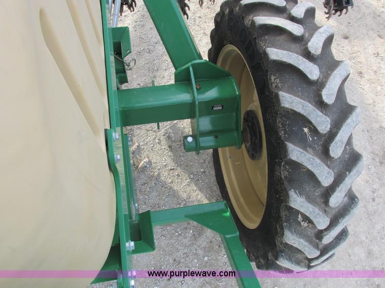 image for item L4149 2011 Great Plains YP-1625A split row planter