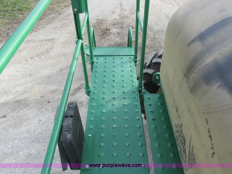 image for item L4149 2011 Great Plains YP-1625A split row planter