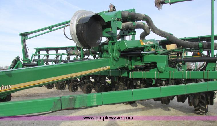 image for item L4149 2011 Great Plains YP-1625A split row planter