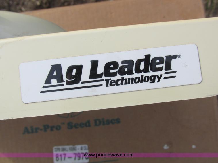 image for item L4149 2011 Great Plains YP-1625A split row planter