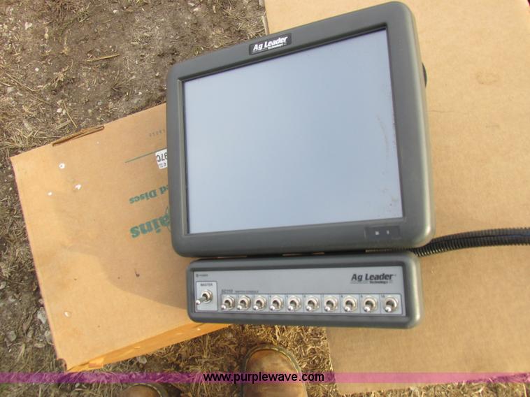 image for item L4149 2011 Great Plains YP-1625A split row planter