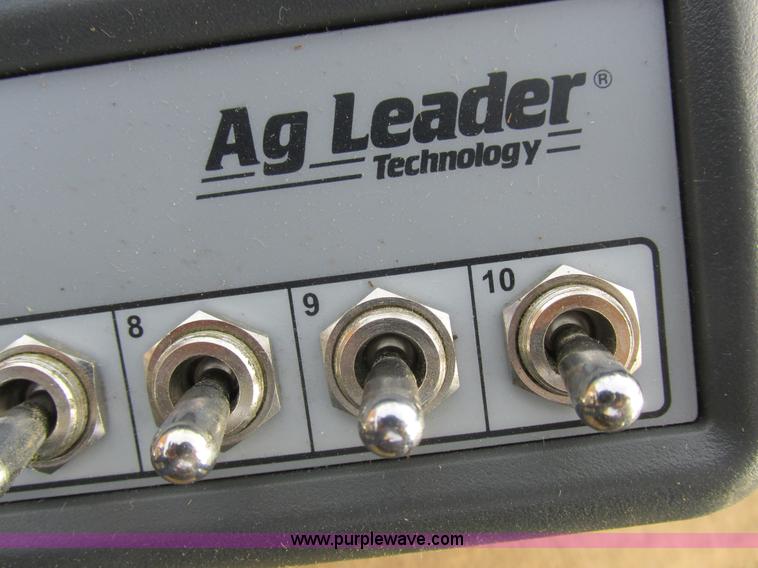 image for item L4149 2011 Great Plains YP-1625A split row planter