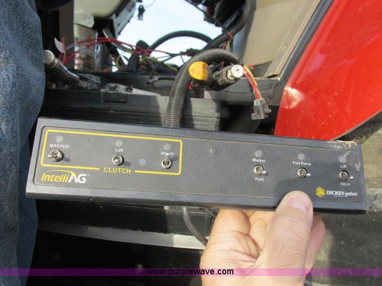 image for item L4149 2011 Great Plains YP-1625A split row planter