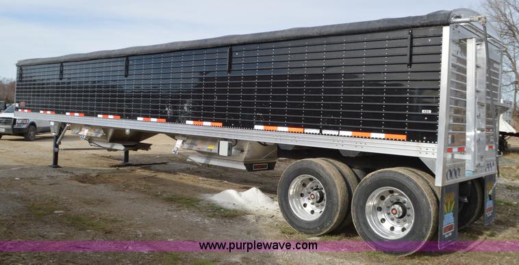 image for item L4582 2016 Timpte Super Hopper double hopper grain trailer