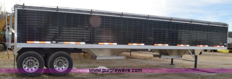 image for item L4582 2016 Timpte Super Hopper double hopper grain trailer