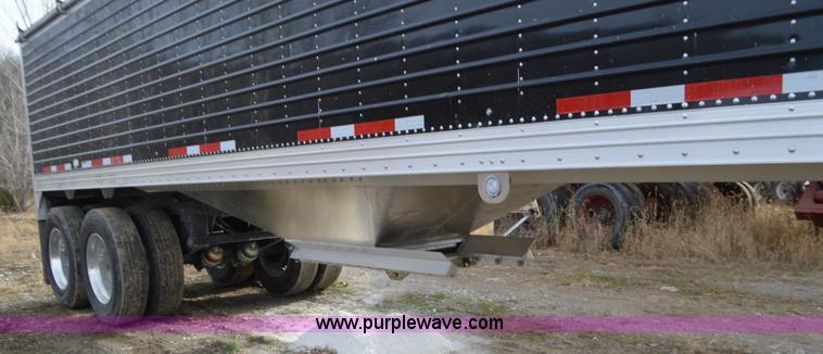 image for item L4582 2016 Timpte Super Hopper double hopper grain trailer