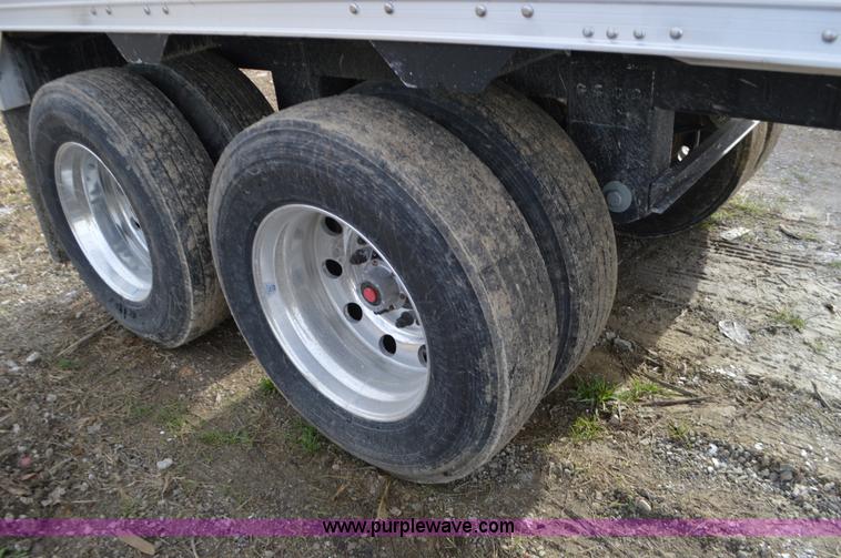 image for item L4582 2016 Timpte Super Hopper double hopper grain trailer