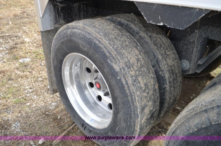 image for item L4582 2016 Timpte Super Hopper double hopper grain trailer