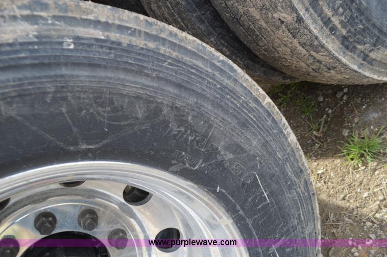 image for item L4582 2016 Timpte Super Hopper double hopper grain trailer