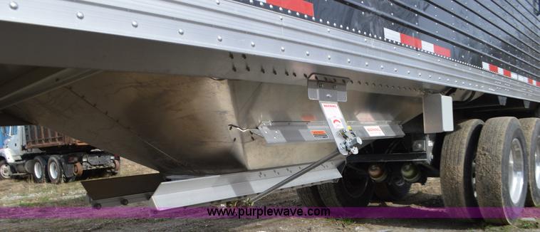 image for item L4582 2016 Timpte Super Hopper double hopper grain trailer