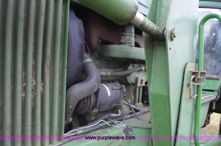 image for item L4633 1976 John Deere 4230 tractor