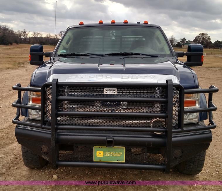 image for item L6037 2008 Ford F450 Super Duty Lariat King Ranch Crew Cab flatbed truck