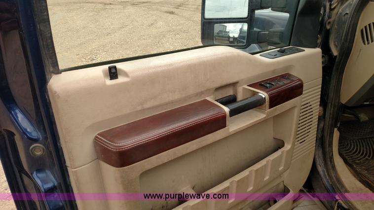 image for item L6037 2008 Ford F450 Super Duty Lariat King Ranch Crew Cab flatbed truck