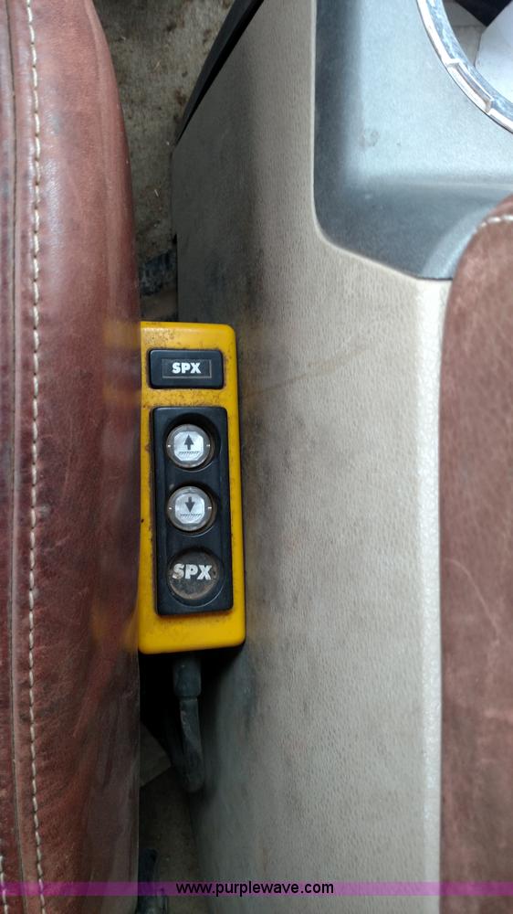 image for item L6037 2008 Ford F450 Super Duty Lariat King Ranch Crew Cab flatbed truck