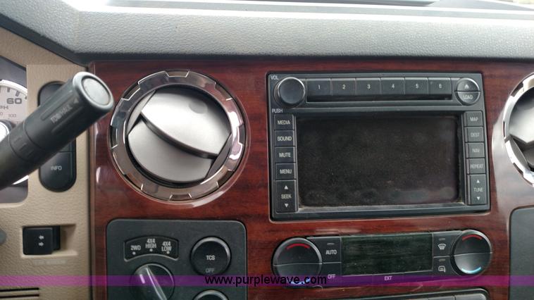 image for item L6037 2008 Ford F450 Super Duty Lariat King Ranch Crew Cab flatbed truck