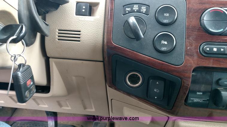 image for item L6037 2008 Ford F450 Super Duty Lariat King Ranch Crew Cab flatbed truck