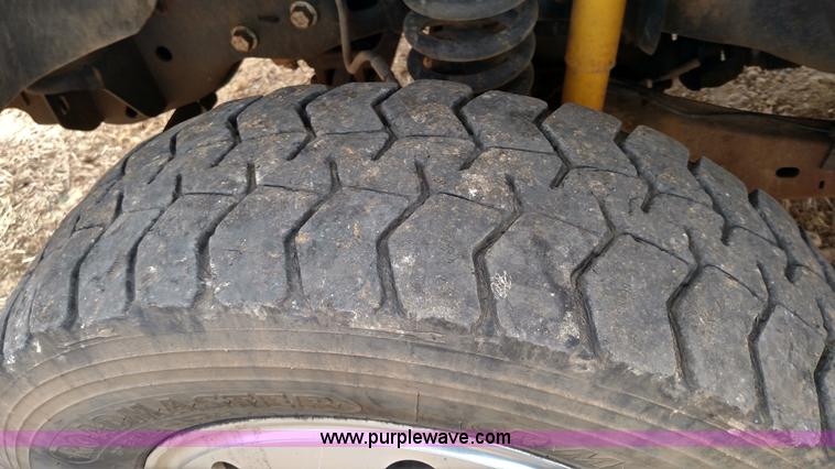 image for item L6037 2008 Ford F450 Super Duty Lariat King Ranch Crew Cab flatbed truck