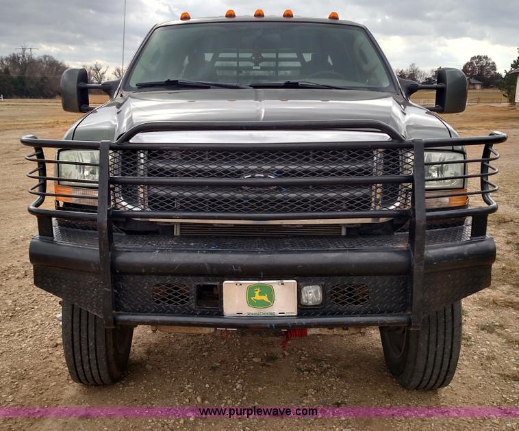 image for item L6038 2004 Ford F350 Super Duty Lariat King Ranch Crew Cab flatbed pickup truck