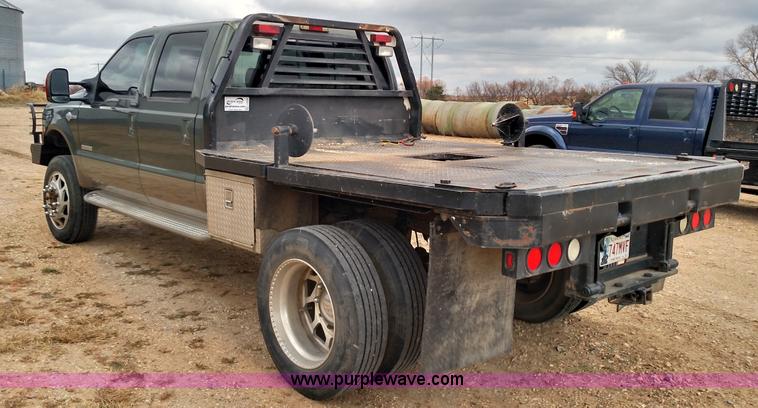 image for item L6038 2004 Ford F350 Super Duty Lariat King Ranch Crew Cab flatbed pickup truck
