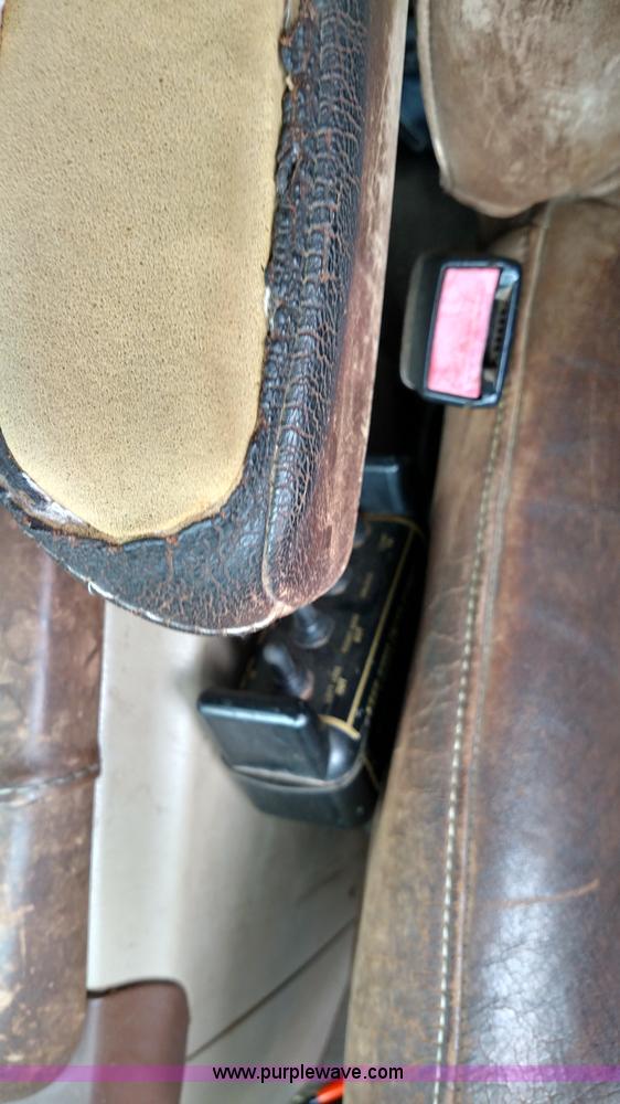 image for item L6038 2004 Ford F350 Super Duty Lariat King Ranch Crew Cab flatbed pickup truck