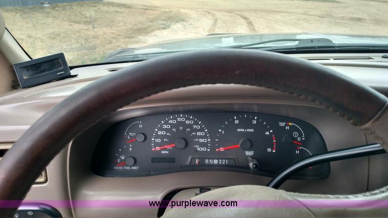 image for item L6038 2004 Ford F350 Super Duty Lariat King Ranch Crew Cab flatbed pickup truck