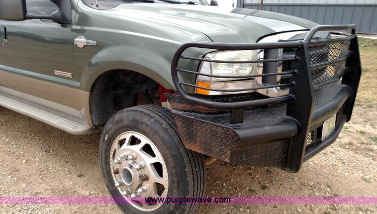 image for item L6038 2004 Ford F350 Super Duty Lariat King Ranch Crew Cab flatbed pickup truck