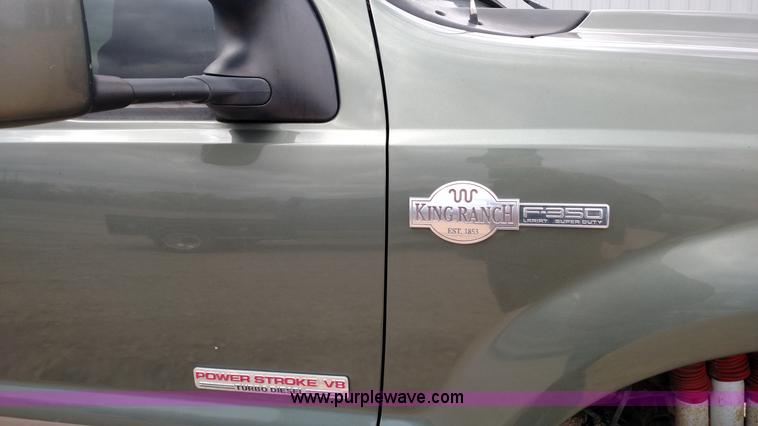 image for item L6038 2004 Ford F350 Super Duty Lariat King Ranch Crew Cab flatbed pickup truck