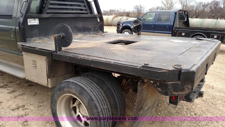image for item L6038 2004 Ford F350 Super Duty Lariat King Ranch Crew Cab flatbed pickup truck