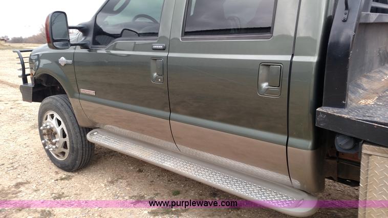 image for item L6038 2004 Ford F350 Super Duty Lariat King Ranch Crew Cab flatbed pickup truck