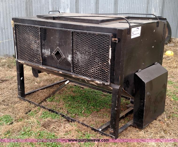 3C cattle feeder in Ponca City, OK Item L6039 sold Purple Wave