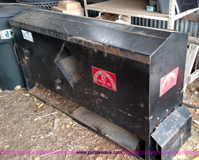 Bar Six Cake Feeder Item L6041 12 29 2015