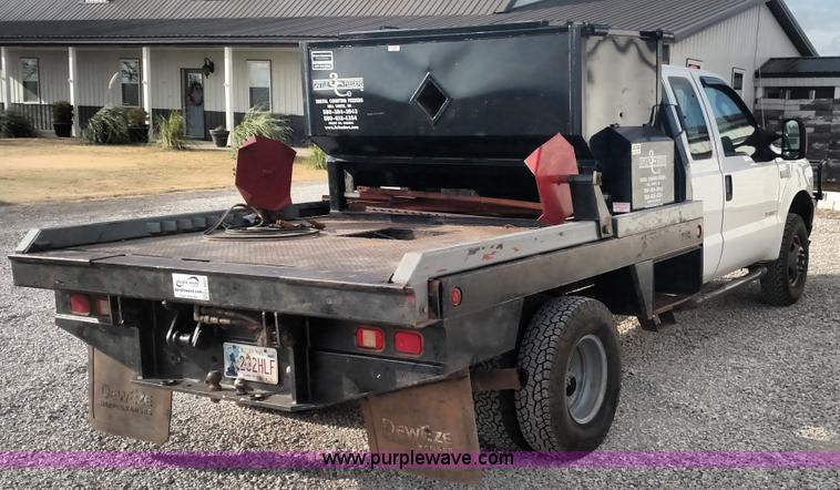 image for item L6057 2004 Ford F350 Super Duty XLT SuperCab pickup truck