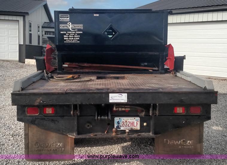 image for item L6057 2004 Ford F350 Super Duty XLT SuperCab pickup truck