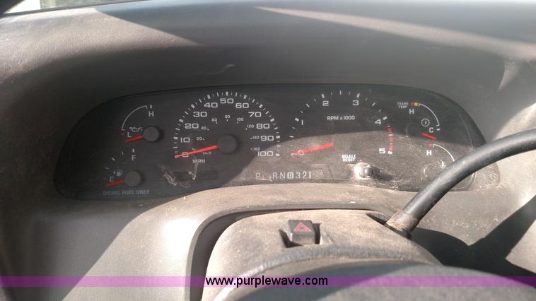 image for item L6057 2004 Ford F350 Super Duty XLT SuperCab pickup truck