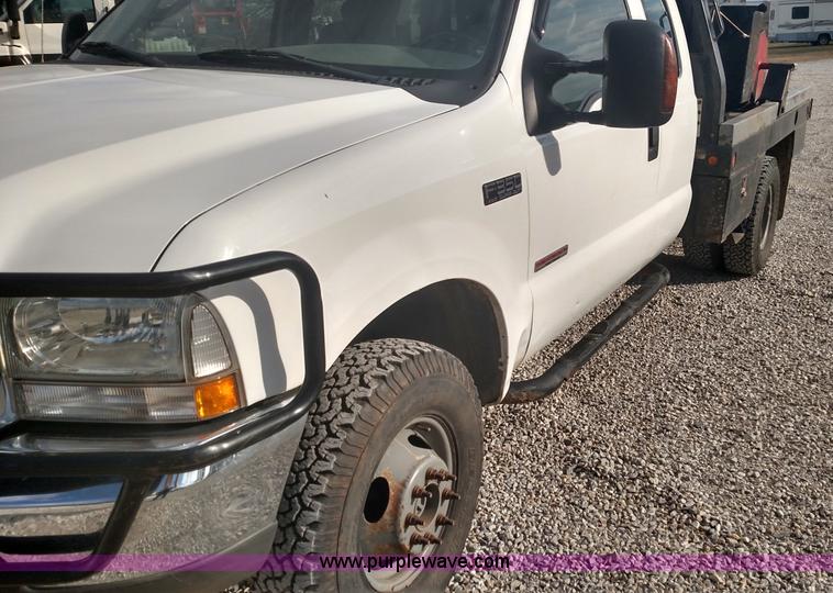 image for item L6057 2004 Ford F350 Super Duty XLT SuperCab pickup truck