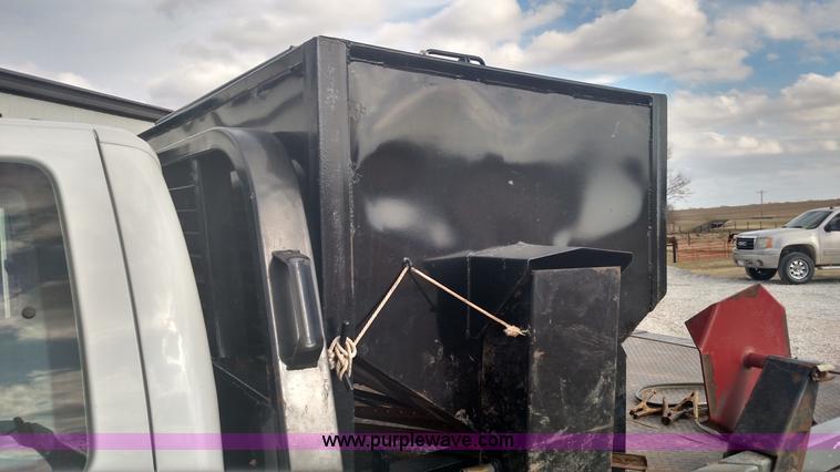 image for item L6057 2004 Ford F350 Super Duty XLT SuperCab pickup truck