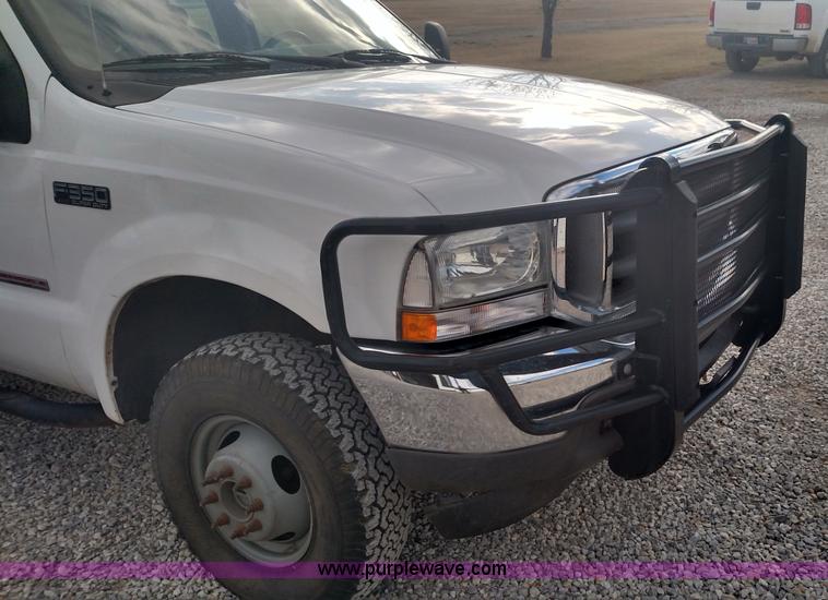 image for item L6057 2004 Ford F350 Super Duty XLT SuperCab pickup truck