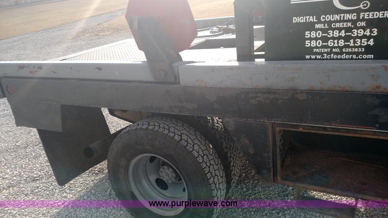 image for item L6057 2004 Ford F350 Super Duty XLT SuperCab pickup truck